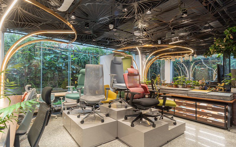 showroom bàn ghế văn phòng