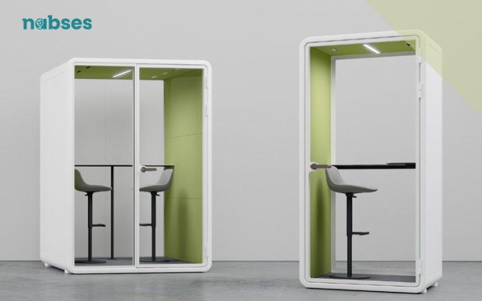 phone booth 2 người